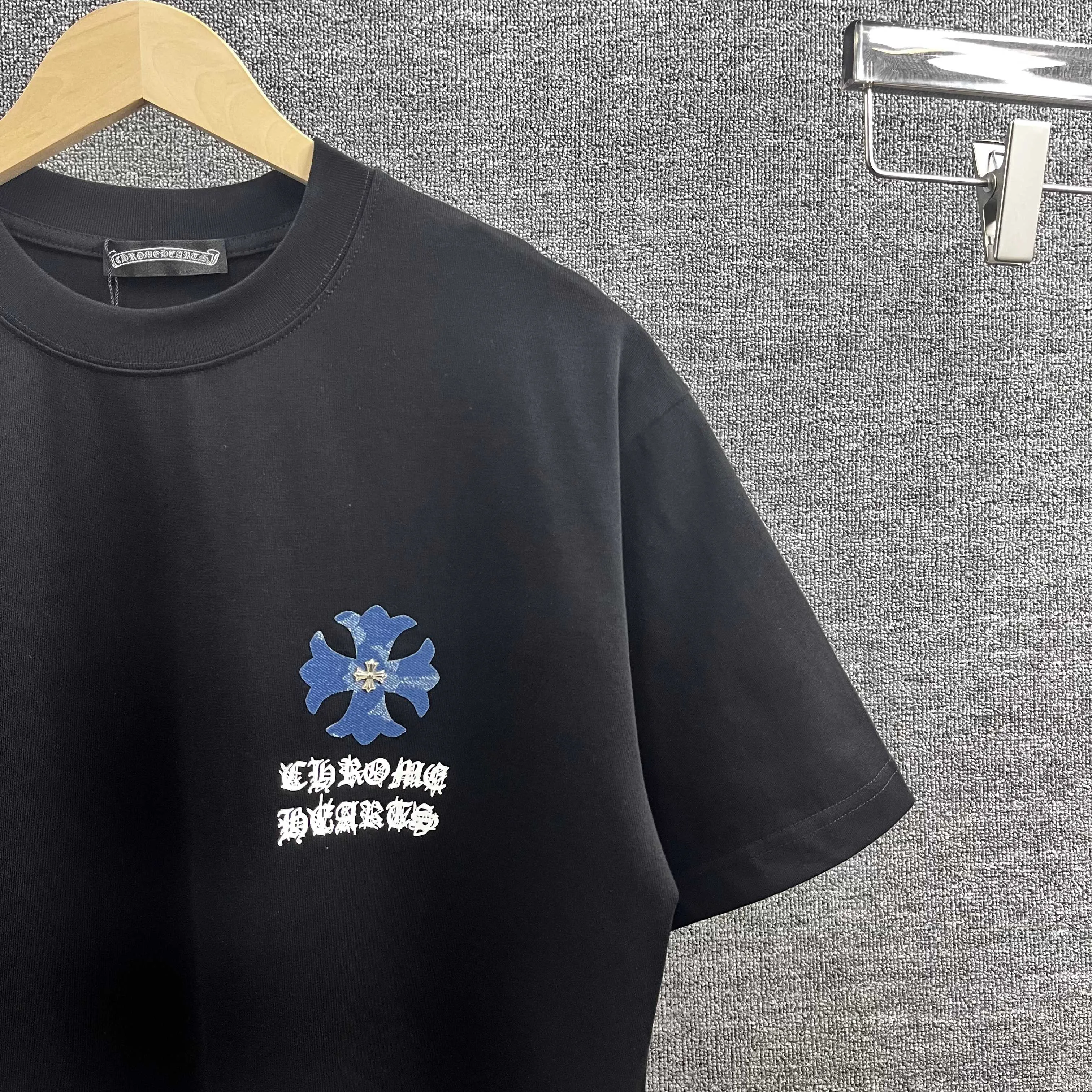 CH* * * *2025 New Arrival Classic + + T Same Style ：Black White Size： S （90-130 ） M （120-150 ） L （140-165 ） XL （160-180 ） XXL （180 ）